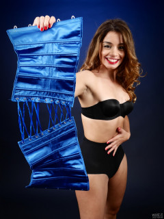 2017-09-03 Kris in bra, pantie girdle and tightly-laced corset