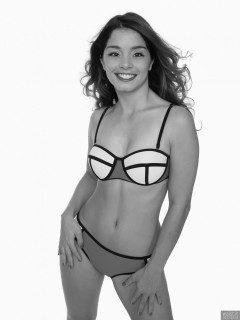2017-09-03 Kris in multicoloured neoprene bikini