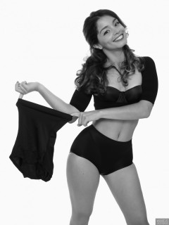 2017-09-03 Kris in black bra, posture top and control briefs worn as hotpants