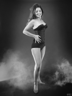 2017-09-03 Kris in bra, pantie girdle and tightly-laced corset