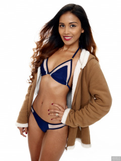 2017-09-18 Faranas in small blue and white bikini