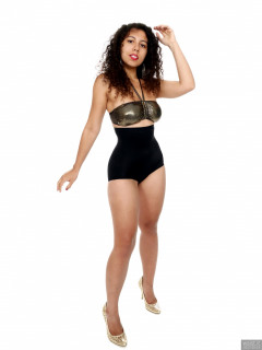 2017-09-23 Stephy in bronze boobtube and high-waist control briefs worn as hotpants