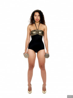 2017-09-23 Stephy in bronze boobtube and high-waist control briefs worn as hotpants