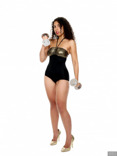 2017-09-23 Stephy in bronze boobtube and high-waist control briefs worn as hotpants