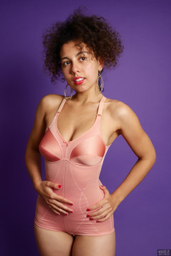 2017-09-23 Stephy in firm control vintage pantie corselette