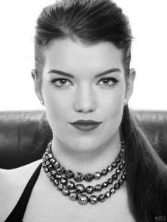 2017-10-15 Chloe Michelle headshot
