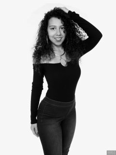 2017-10-22 Stephy in her own leotard and jeans