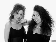 2017-10-22 Isabelle and Stephy headshot
