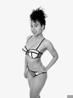 2017-10-22 Stephy in neoprene bikini