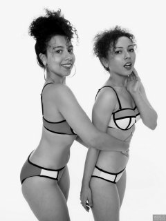 2017-10-22 Stephy and Isabelle fitness session in neoprene bikinis - TUMMY IN!