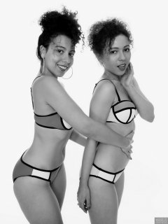 2017-10-22 Stephy and Isabelle fitness session in neoprene bikinis - TUMMY IN!
