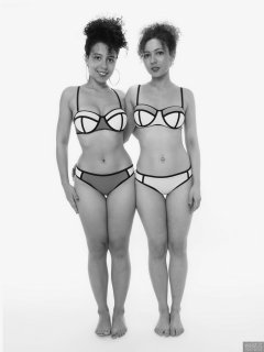 2017-10-22 Stephy and Isabelle fitness session in neoprene bikinis