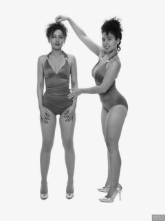 2017-10-22 Isabelle and Stephy fitness session in purple one-piece swimsuits