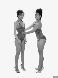 2017-10-22 Isabelle and Stephy fitness session in purple one-piece swimsuits