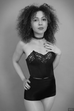 2017-10-22 Isabelle in black strapless bra and control briefs worn as hotpants