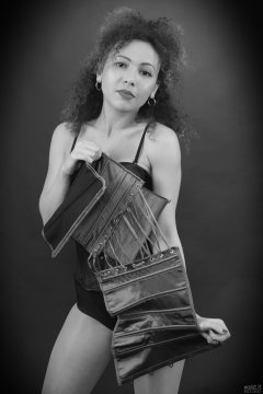2017-10-22 Isabelle in tightly-laced corset and pantie girdle worn as hotpants