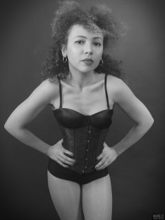 2017-10-22 Isabelle in tightly laced corset and pantie girdle worn as hotpants