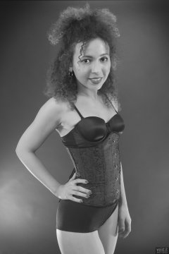 2017-10-22 Isabelle in tightly laced corset and pantie girdle worn as hotpants
