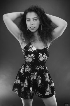2017-10-22 Stephy in her own black flowery skirt