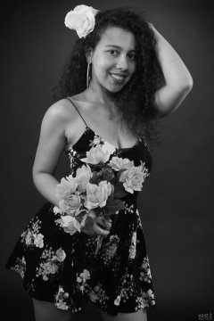 2017-10-22 Stephy in her own black flowery skirt