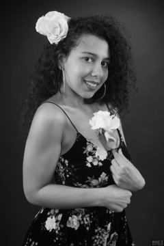 2017-10-22 Stephy in her own black flowery skirt