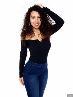 2017-10-22 Stephy in her own leotard and jeans