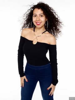 2017-10-22 Stephy in her own leotard and jeans
