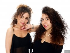 2017-10-22 Isabelle and Stephy headshot