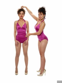 2017-10-22 Isabelle and Stephy fitness session in purple one-piece swimsuits - figure control exercises