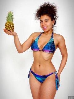 2017-11-26 Stephy Samer fashion shoot - in her own tie-side bikini