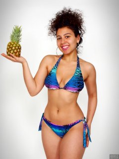 2017-11-26 Stephy Samer fashion shoot - in her own tie-side bikini