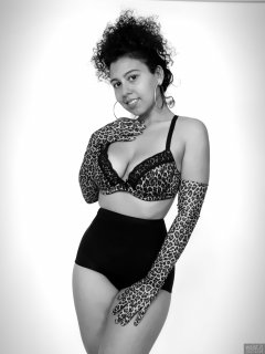 2017-11-26 Stephy Samer - showing off her fabulous figure in black animal-print bra and black, high-waist, firm-control, pantie girdle worn as hotpants