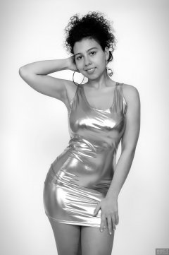 2017-11-26 Stephy Samer - in gold-metallic nylon-lycra bodycon dress - shaped by underneath by high-waist, firm-control pantie girdle