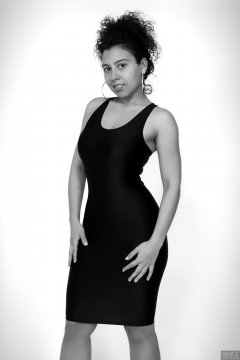 2017-11-26 Stephy Samer - in black nylon-lycra bodycon dress - shaped by underneath by high-waist, firm-control pantie girdle