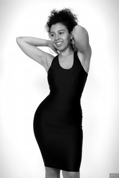2017-11-26 Stephy Samer - in black nylon-lycra bodycon dress - shaped by underneath by high-waist, firm-control pantie girdle