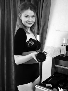 2018-02-03 Amy in black bra and black high-waist control briefs worn as hotpants, with black posture top