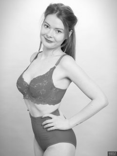 2018-02-03 Amy in red bra and pantie girdle