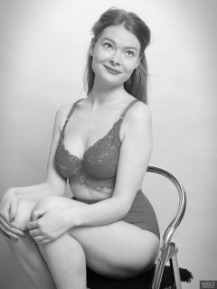 2018-02-03 Amy in red bra and pantie girdle