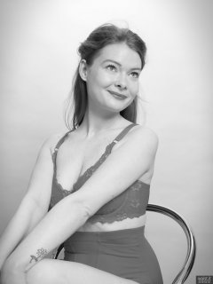 2018-02-03 Amy in red bra and pantie girdle