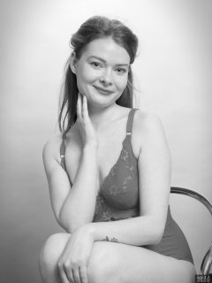 2018-02-03 Amy in red bra and pantie girdle
