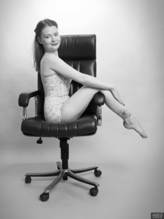 2018-02-03 Amy in Berlei pantie corselette in leather chair