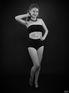 2018-02-03 Amy black boobtube and black control briefs worn as hotpants