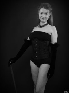 2018-02-03 Amy in black corset worn over black boobtube and black control briefs worn as hotpants