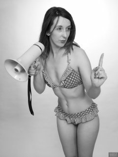 2018-02-18 Madame Cerise in vintage-style red and white polka dot bikini