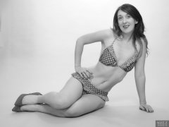 2018-02-18 Madame Cerise in vintage-style red and white polka dot bikini