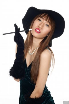 2018-02-24 Salina Pun in green velvet dress and black fedora