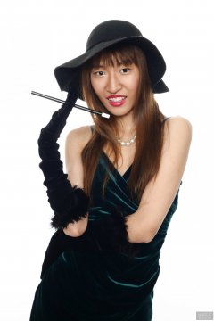 2018-02-24 Salina Pun in green velvet dress and black fedora