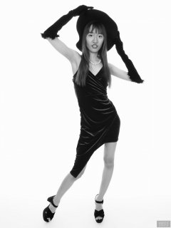 2018-02-24 Salina Pun in green velvet dress and black fedora