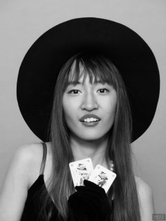 2018-02-24 Salina Pun in green velvet dress and black fedora