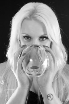 2018-03-17 Dayna Nirvana with 100mm crystal ball